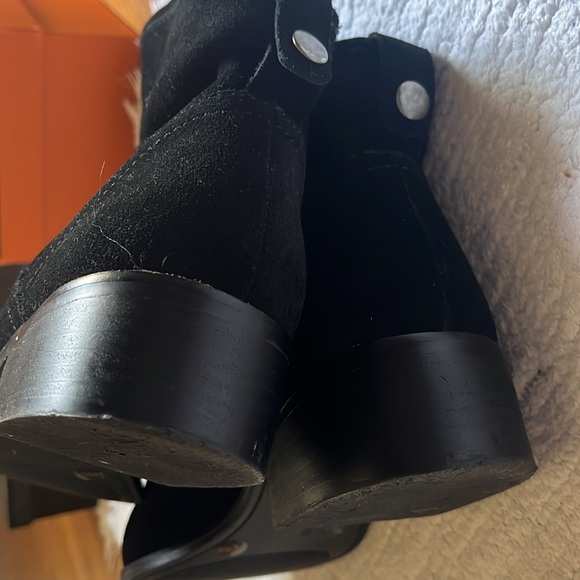 Lucky Brand Black Ankle Booties Sleek Design - Picture 8 of 13